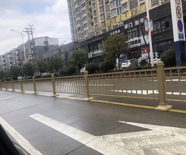 市政道路護(hù)欄如何進(jìn)行日常維護(hù)